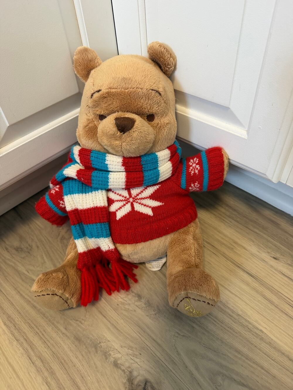 Disney 2008 Winnie The Pooh Snowflake Sweater Striped Scarf Stuffed Animal
